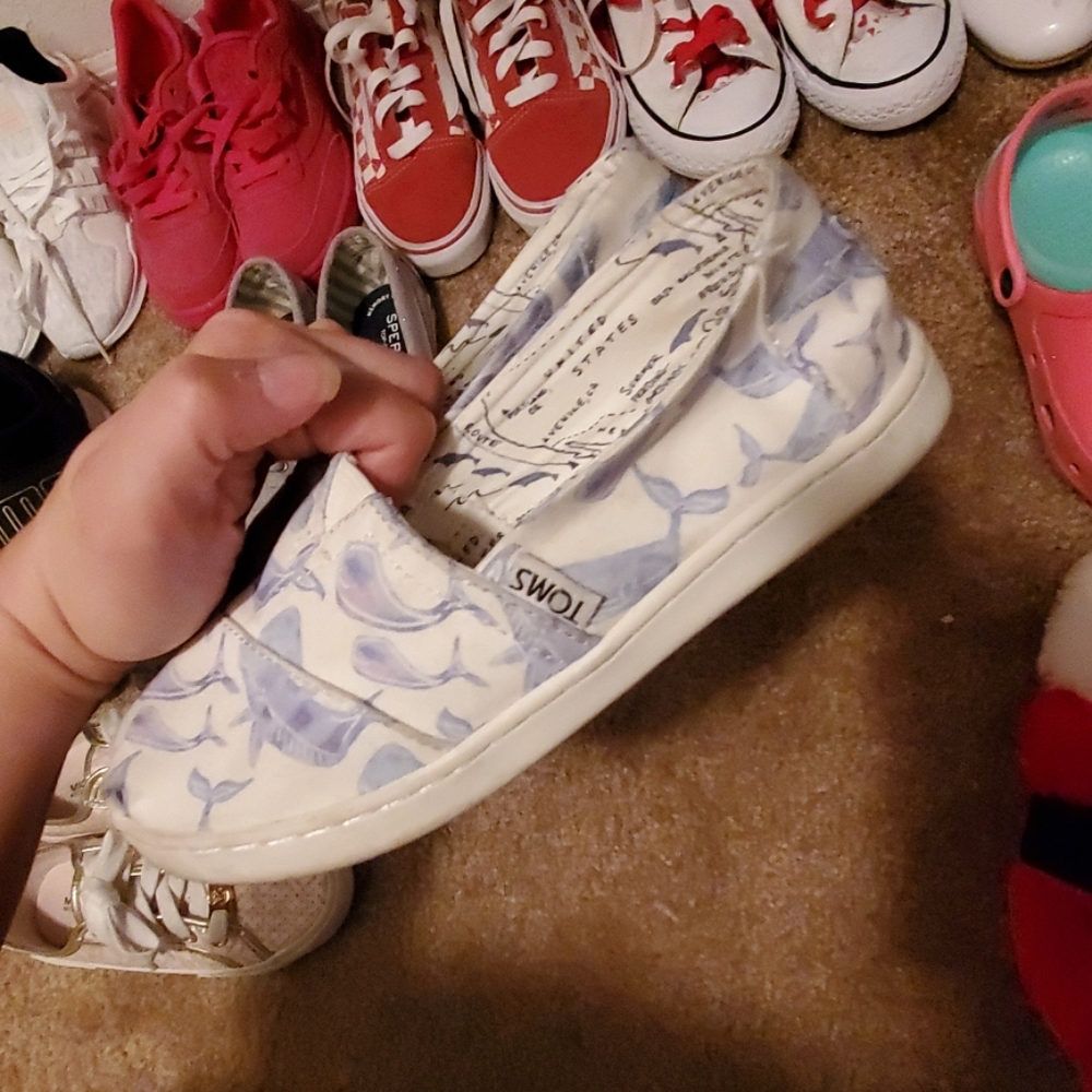 Toms
